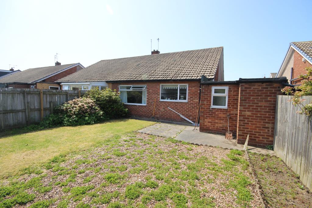 Woodburn Drive, Whitley Lodge, Whitley Bay, NE26 3HX 2 bed semi