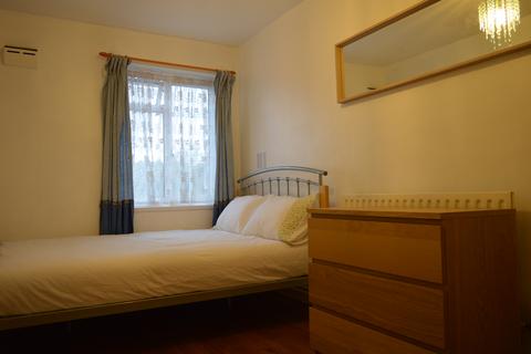 3 bedroom flat share to rent - Ricardo Street, London E14