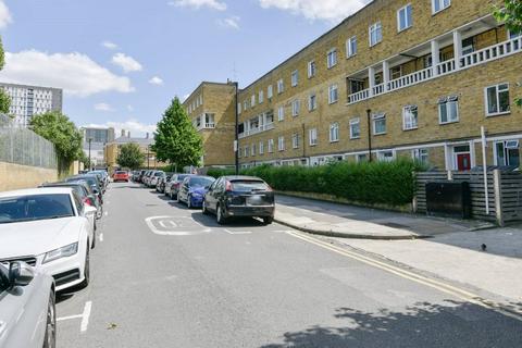 3 bedroom flat share to rent, Ricardo Street, London E14