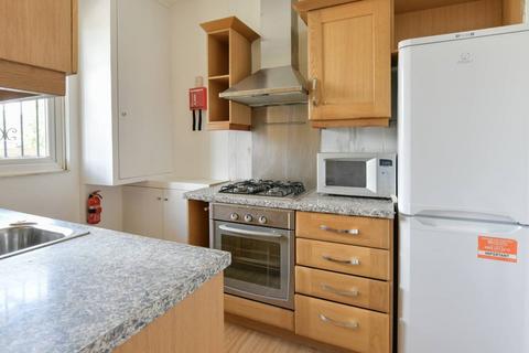 3 bedroom flat share to rent, Ricardo Street, London E14