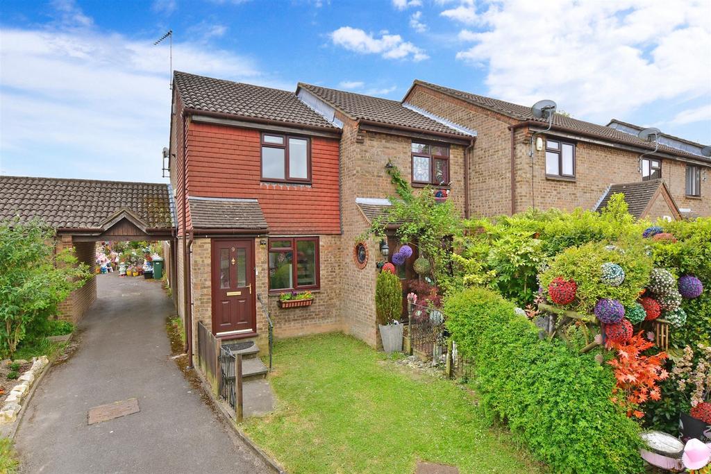 Tulyar Close, Tadworth, Surrey 2 bed end of terrace house £325,000