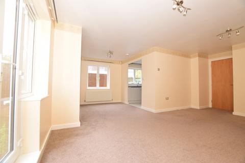 2 bedroom apartment to rent - Garland Road, East Grinstead, RH19