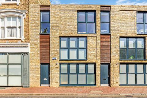 1a Oxford Road, London, SW15 2LG
