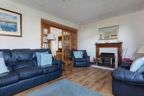 95 Hillend Road, Clarkston, Glasgow, G76 7XT