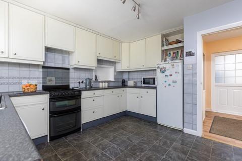 95 Hillend Road, Clarkston, Glasgow, G76 7XT