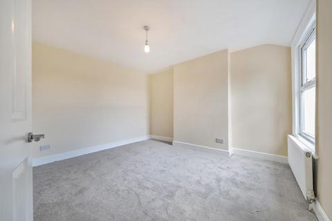 3 bedroom flat for sale, Coverton Road, London
