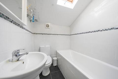 3 bedroom flat for sale, Gilbey Road, Tooting