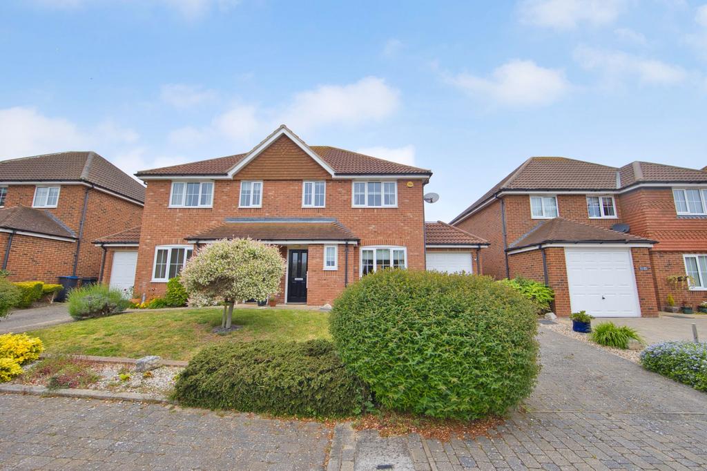 Bevan Close, Deal, CT14 2 bed semidetached house for sale £399,000