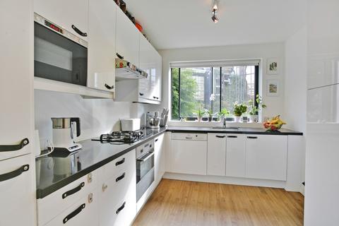 2 bedroom flat to rent, Sandringham, Windsor Way, Hammersmith, W14