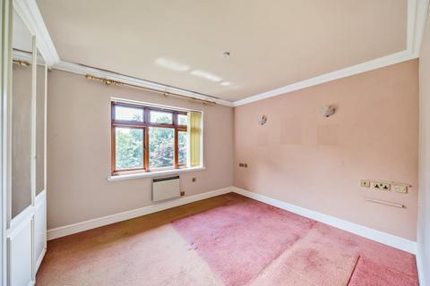2 bedroom flat for sale - Virginia Water,  Surrey,  GU25