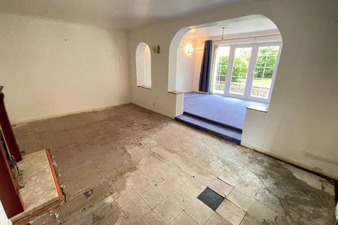 100 Handcross Road, Luton, LU2 8JF