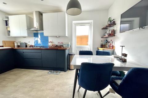 3 bedroom detached house to rent - De Clares Close, Pennington, Lymington, Hampshire, SO41