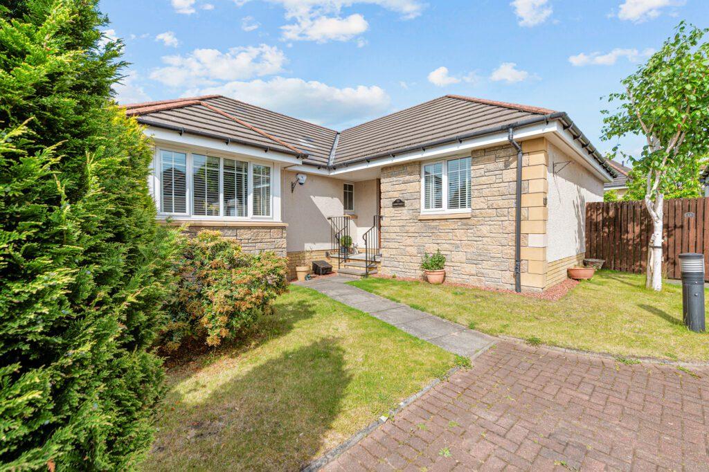 MacAlpine Court, Tullibody, FK10 4 bed detached bungalow for sale £