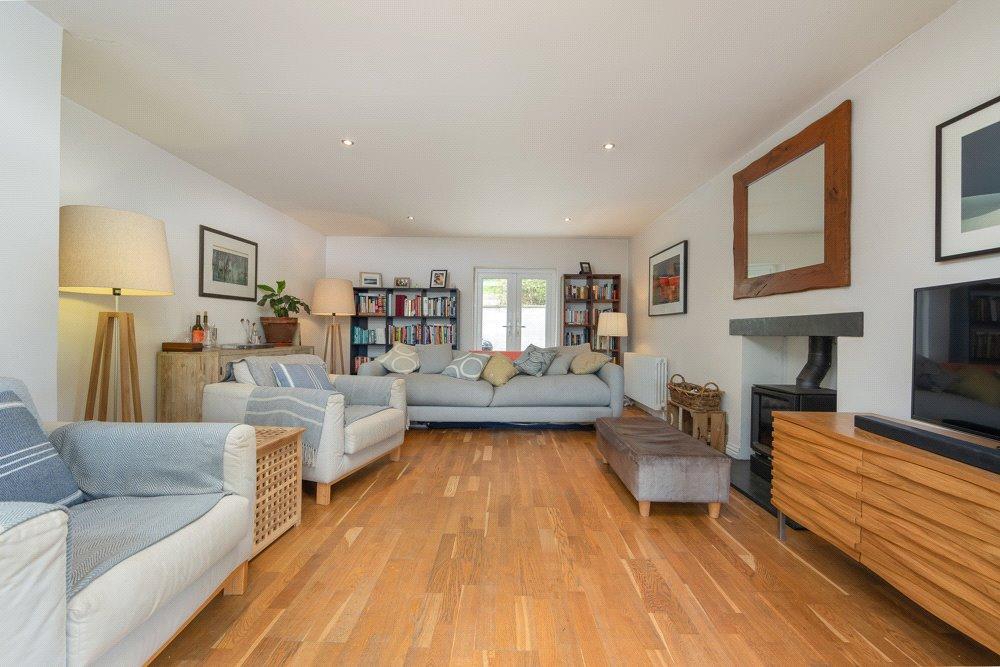 Sitting Room Area