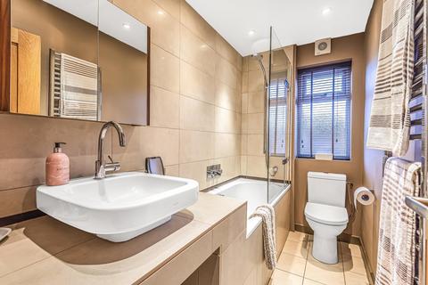 Flat 1, Hamilton Court The Knoll, Beckenham, BR3 5JL
