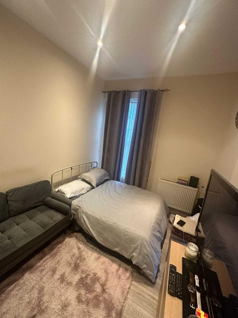 High Street, Acton 1 bed flat to rent £1,300 pcm (£300 pw)