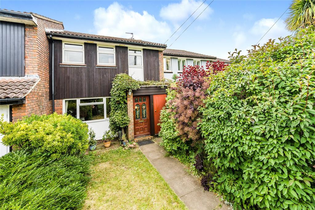 Shepperton, TW17 3 bed terraced house for sale £425,000