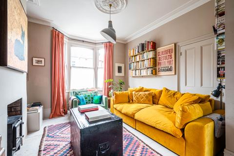 2 Ashenden Road, London, E5 0DP