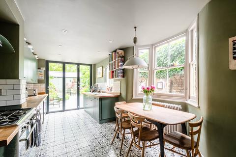 2 Ashenden Road, London, E5 0DP