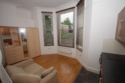 Studio to rent, Church Hill, Leamington Spa