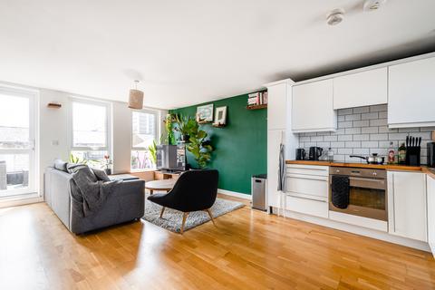 69 Broke Walk, London, E8 4SH