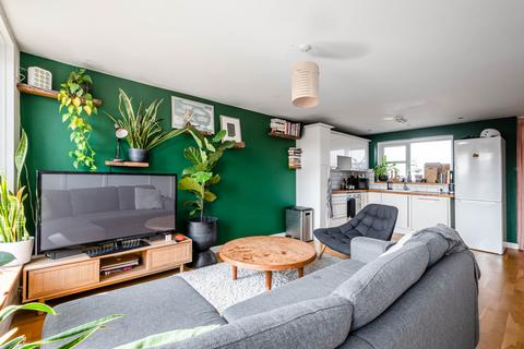 69 Broke Walk, London, E8 4SH