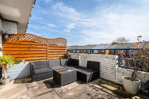 69 Broke Walk, London, E8 4SH