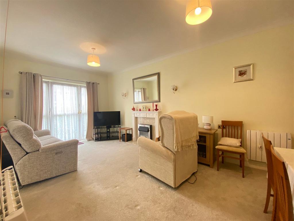 Pegasus Court Torquay Road Paignton 2 bed flat for sale £189,950