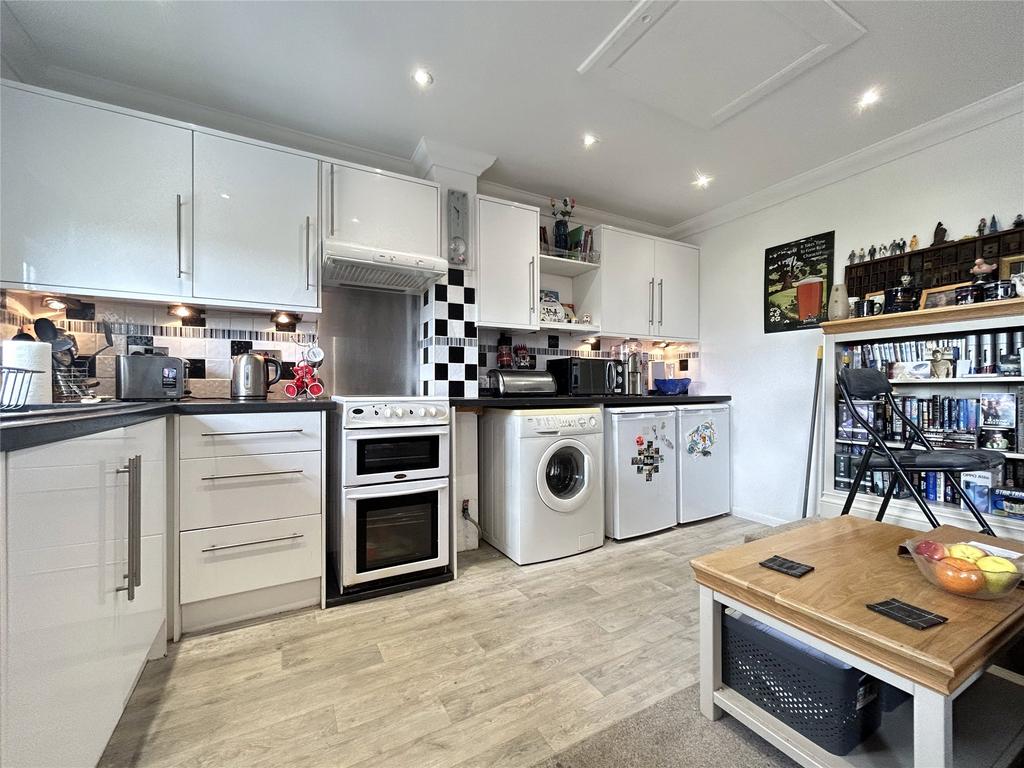 Fleetham Gardens, Lower Earley, Reading, Berkshire, RG6 1 bed terraced house for sale £230,000