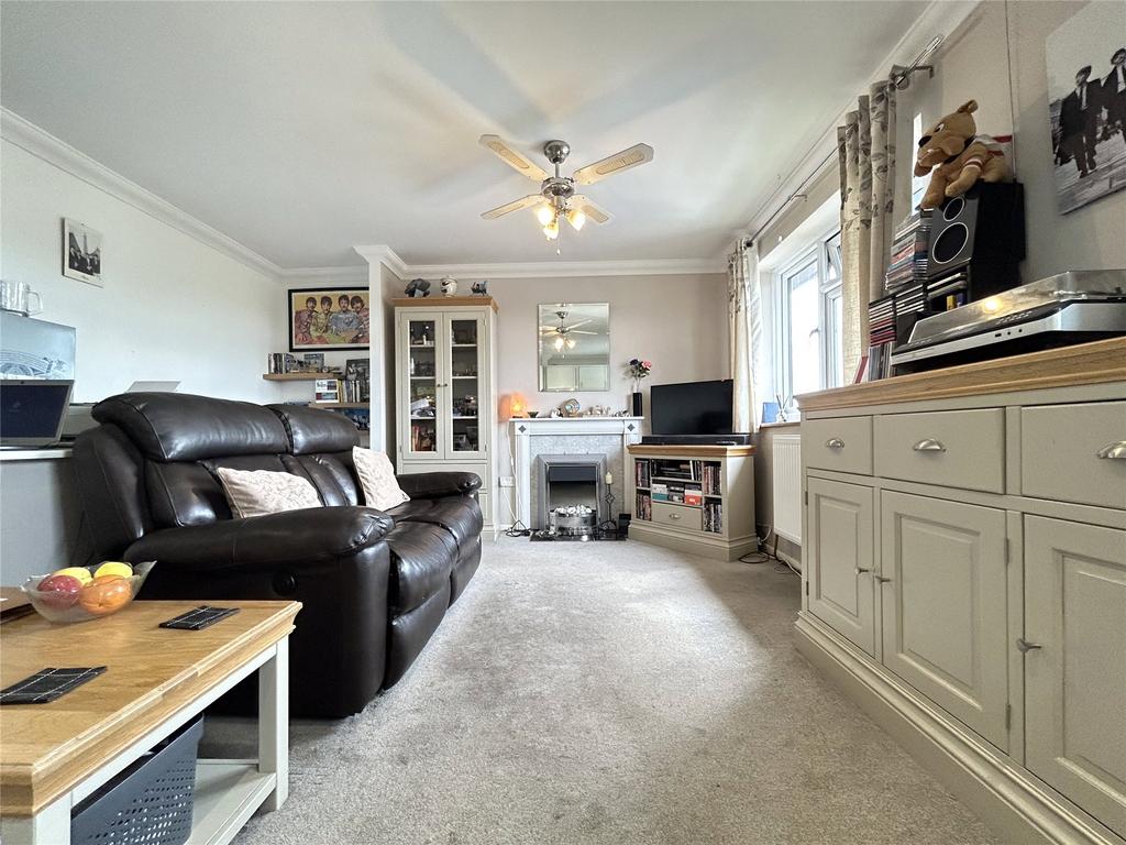 Fleetham Gardens, Lower Earley, Reading, Berkshire, RG6 1 bed terraced house for sale £220,000
