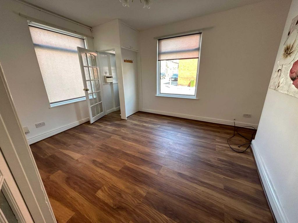 Emery Street, Liverpool 2 bed end of terrace house £675 pcm (£156 pw)