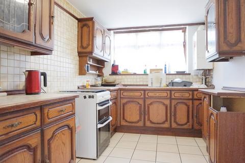 3 bedroom terraced house for sale, Hereford Walk, Basildon, Essex