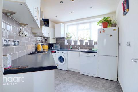 2 bedroom flat for sale - Neasden