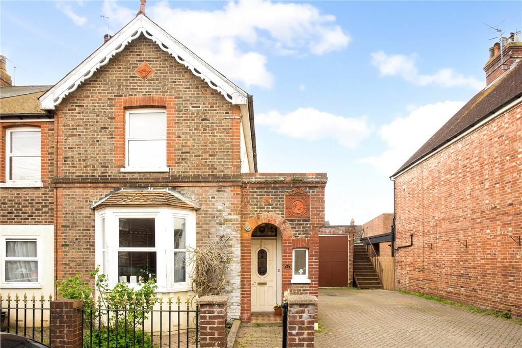 Road, Southborough, Tunbridge Wells, Kent, TN4 4 bed end of