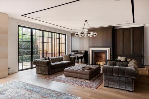 The Bishops Avenue, London, N2