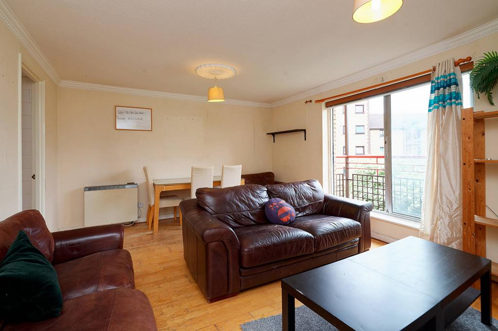 Flat 7, 2 Riverview Place, Glasgow... 3 bed flat £155,000