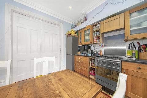 3 bedroom apartment for sale - Elliscombe Road, Charlton, SE7