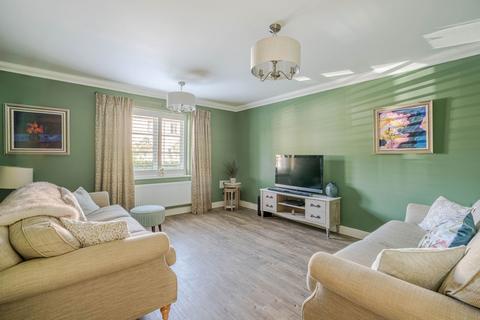 11 Clothiers Close, Tetbury, GL8 8FN