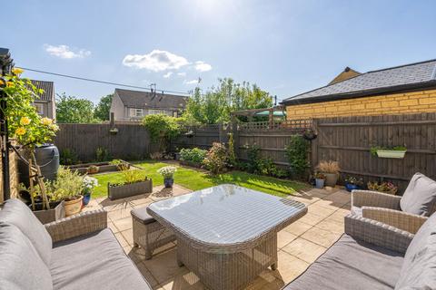 11 Clothiers Close, Tetbury, GL8 8FN