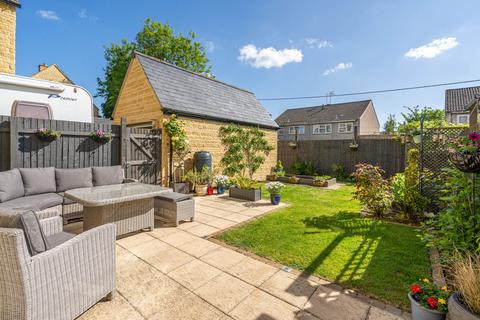 11 Clothiers Close, Tetbury, GL8 8FN