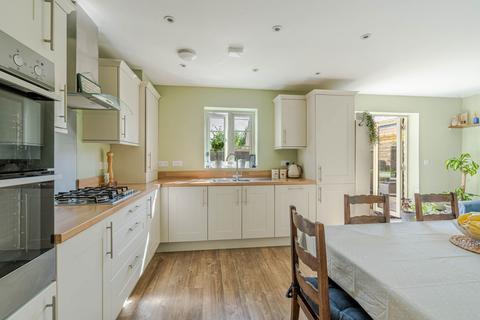 11 Clothiers Close, Tetbury, GL8 8FN