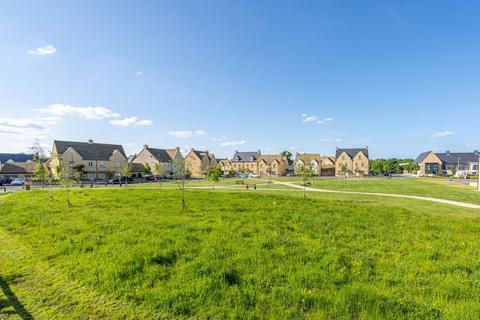11 Clothiers Close, Tetbury, GL8 8FN