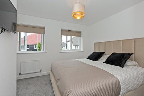 2 bedroom end of terrace house for sale - Eveas Drive, Sittingbourne, ME10