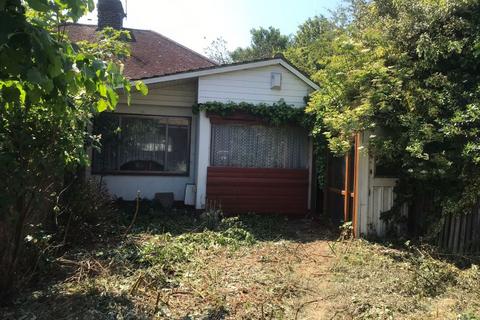 85a Hecham Close, London, E17 5QT