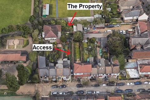 85a Hecham Close, London, E17 5QT