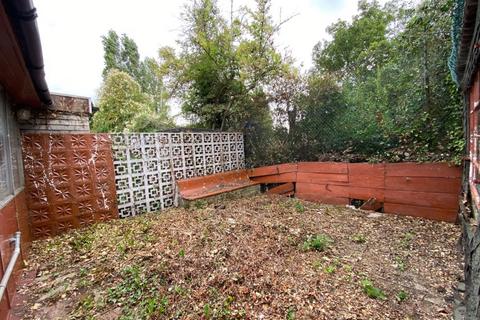 85a Hecham Close, London, E17 5QT