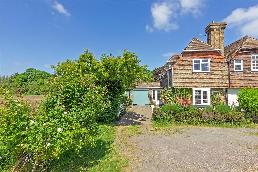 Cryalls Lane, Sittingbourne, Kent, ME10 3 bed semidetached house for