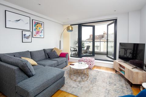 2 bedroom flat for sale, Oakfield Road, Clifton, Bristol BS8