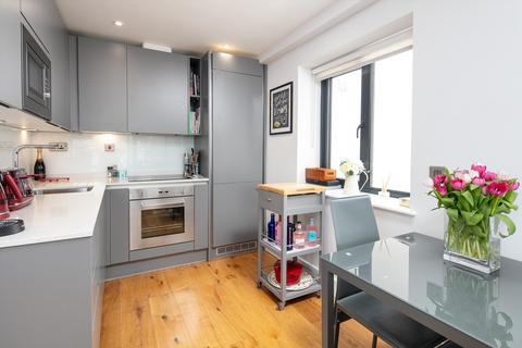 2 bedroom flat for sale, Oakfield Road, Clifton, Bristol BS8