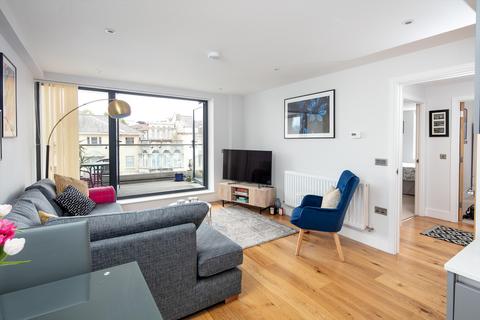 2 bedroom flat for sale, Oakfield Road, Clifton, Bristol BS8